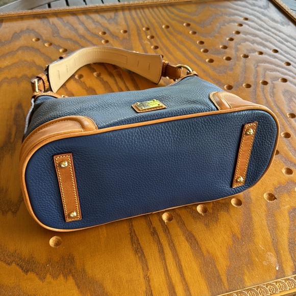 Dooney & Bourke purse - Picture 3 of 7